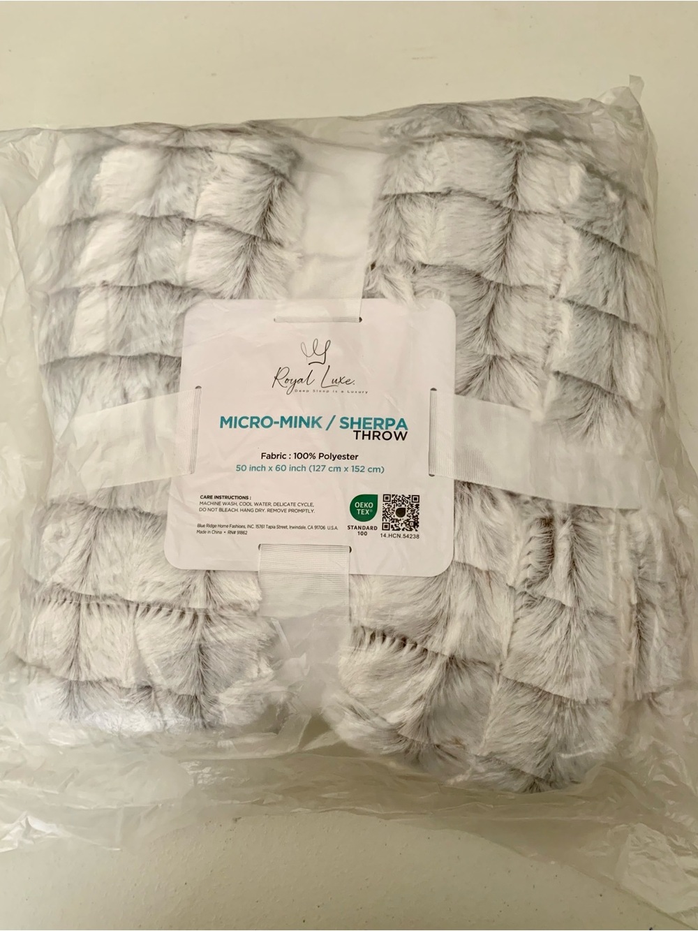 Micro-Mink Sherpa Throw - Light Gray